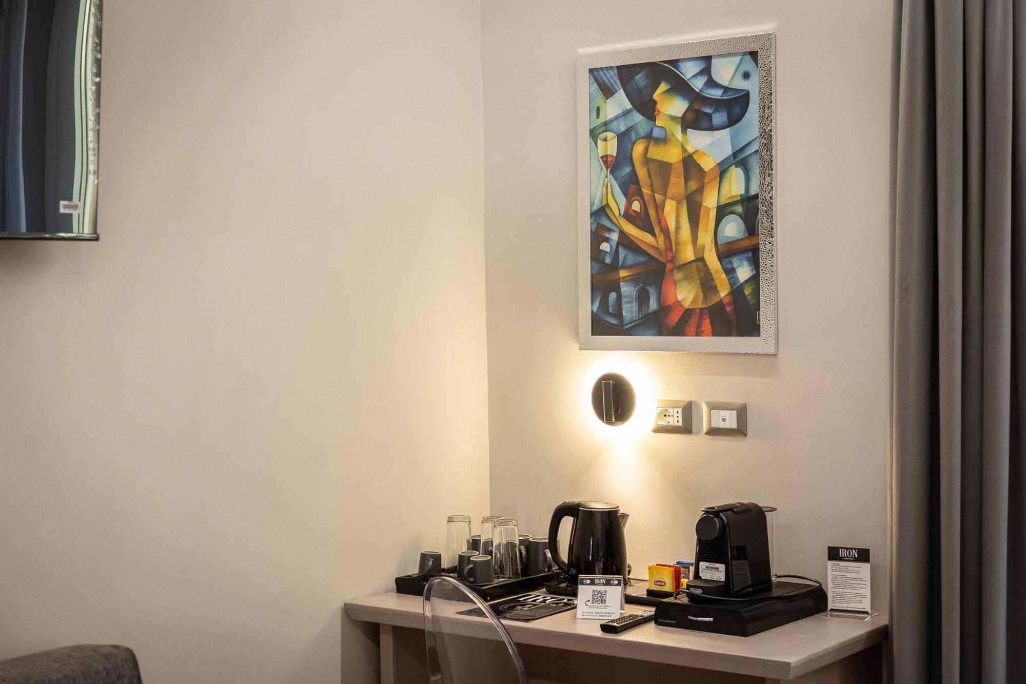 רומא Iron Luxury Rooms מראה חיצוני תמונה