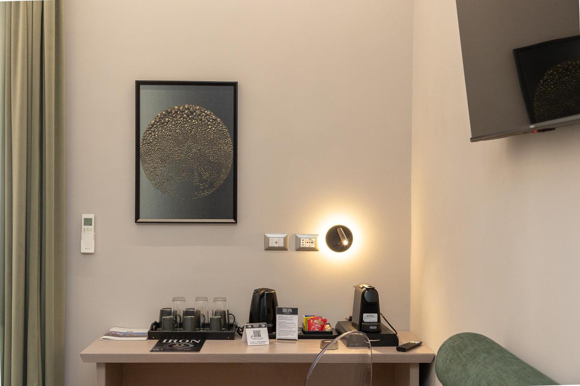 רומא Iron Luxury Rooms מראה חיצוני תמונה