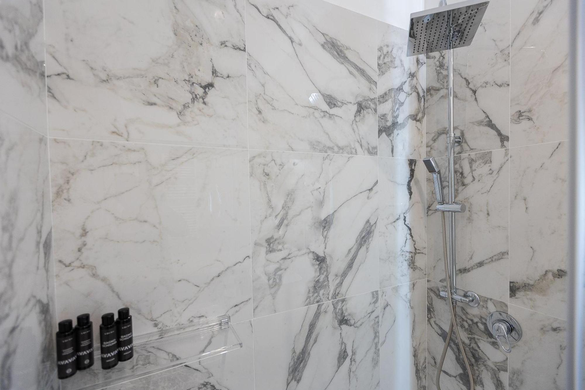 רומא Iron Luxury Rooms מראה חיצוני תמונה