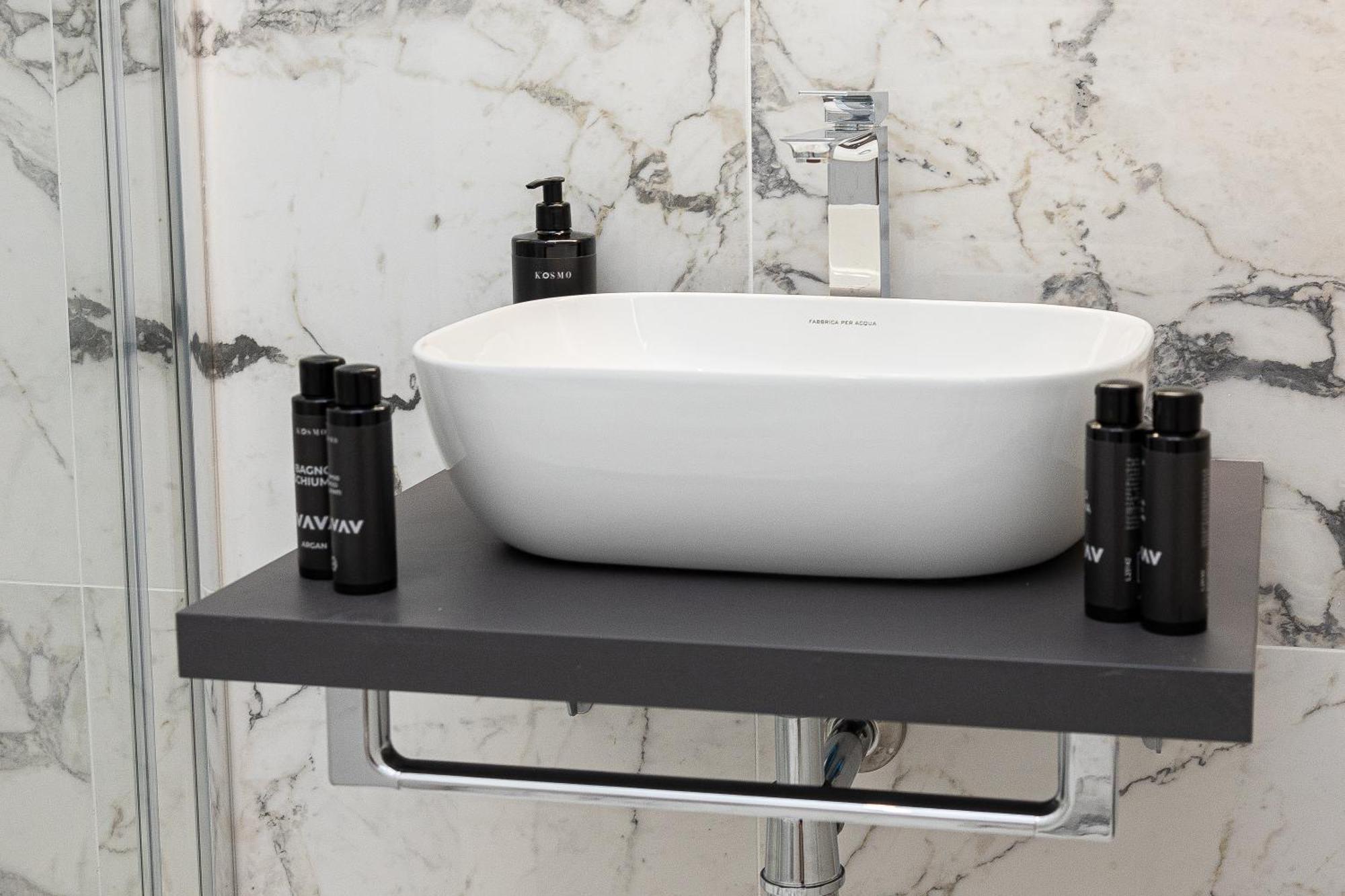 רומא Iron Luxury Rooms מראה חיצוני תמונה